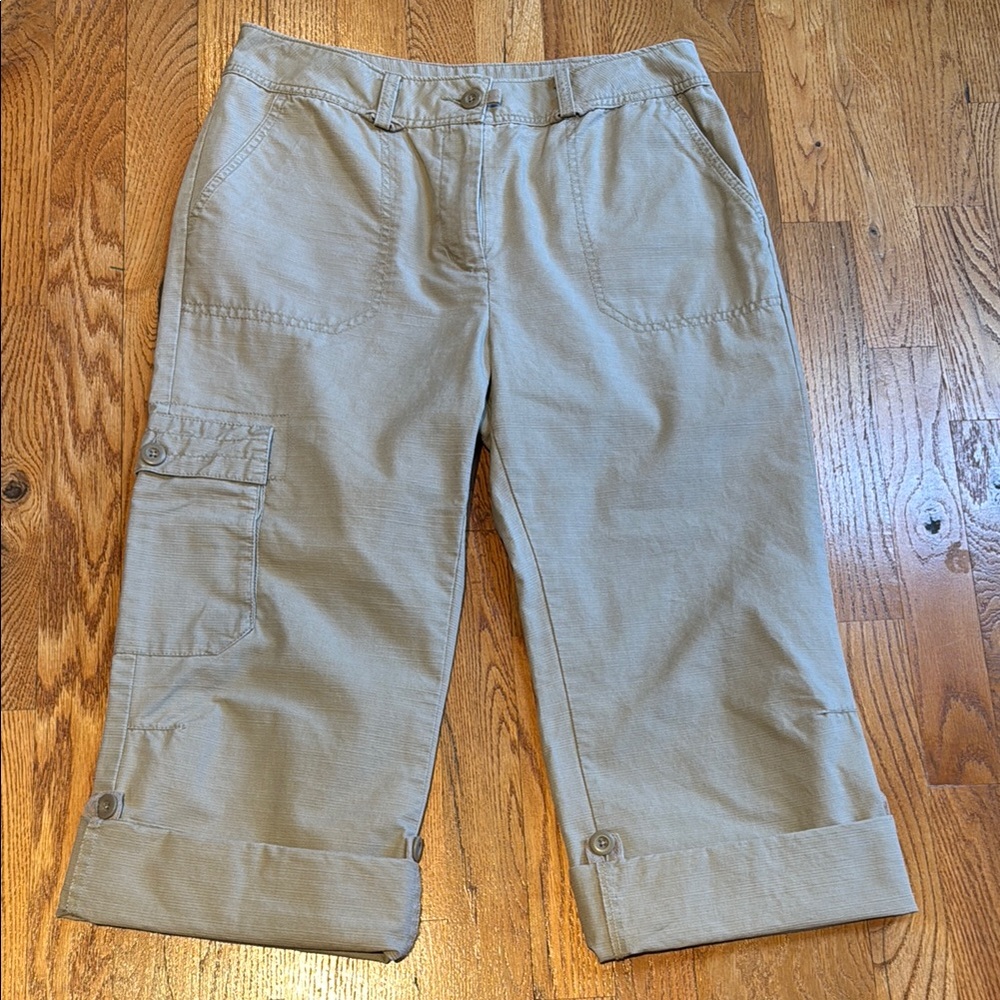 Woolrich 100% cotton khaki cargo capris size 6